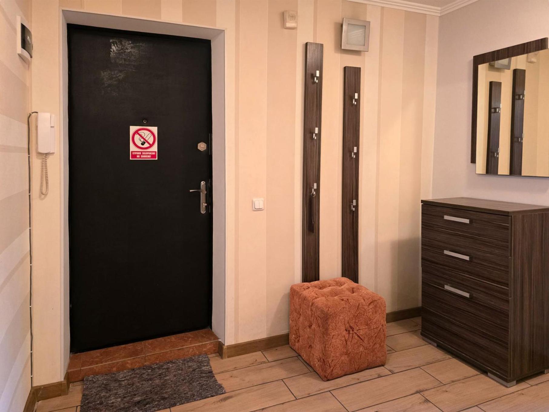 Home Hotel Apartments On Kontraktova Ploshcha キエフ エクステリア 写真