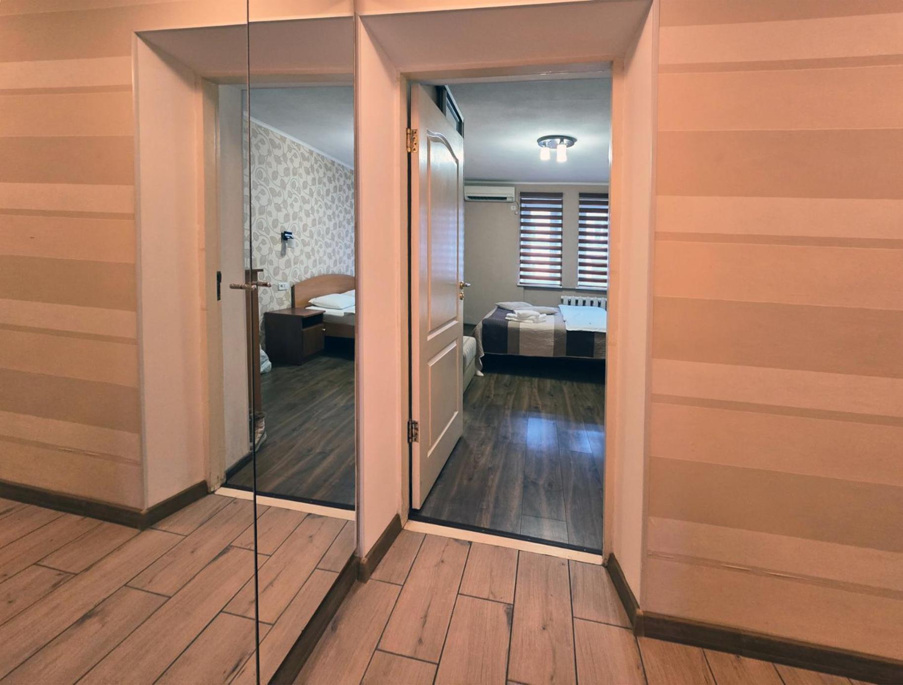 Home Hotel Apartments On Kontraktova Ploshcha キエフ エクステリア 写真